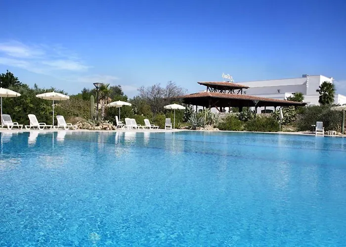 Hotel Antica Masseria Li Sauli 3*