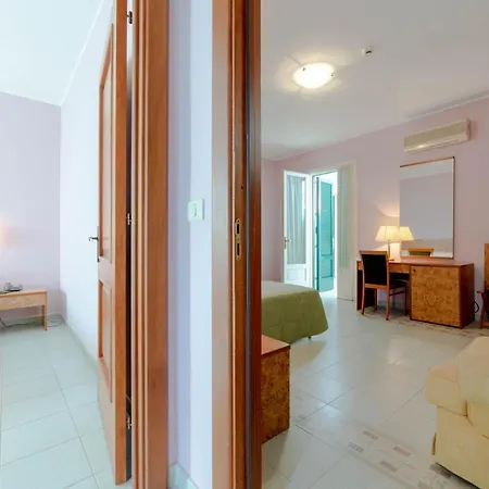 Antica Masseria Li Sauli 3* 加利波利