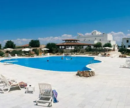 Antica Masseria Li Sauli 酒店 加利波利