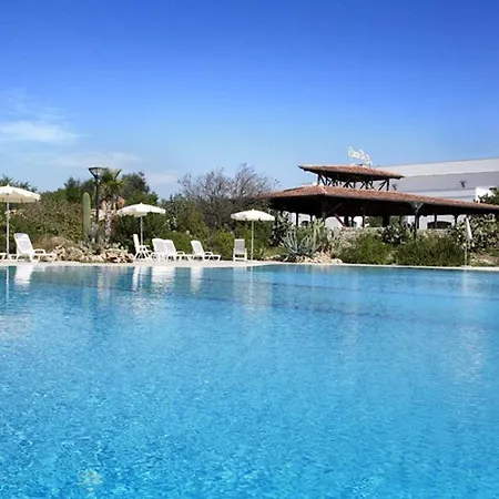 호텔 Antica Masseria Li Sauli 3*