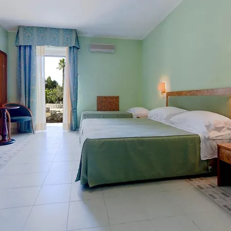 Antica Masseria Li Sauli 호텔 3*