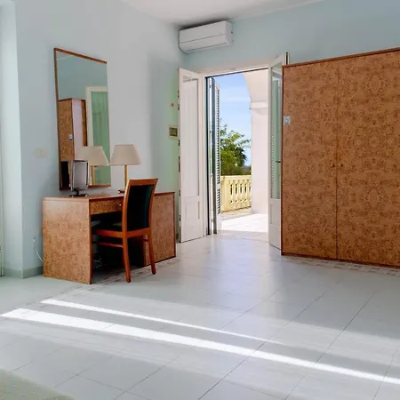 Antica Masseria Li Sauli 3* 加利波利