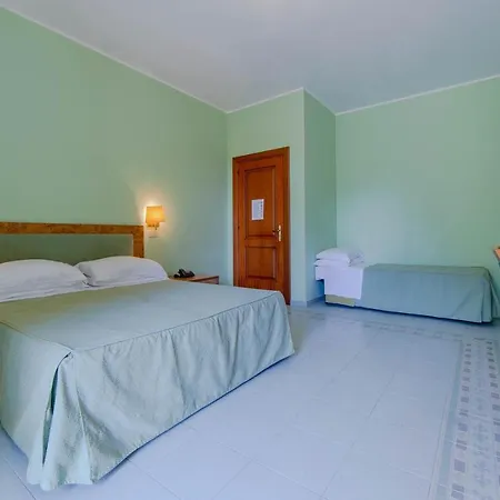 酒店 Antica Masseria Li Sauli 加利波利