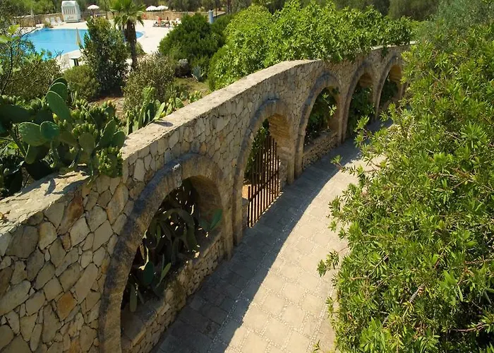 Hotell Antica Masseria Li Sauli