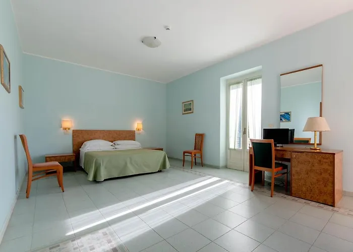 Hotell Antica Masseria Li Sauli 3*